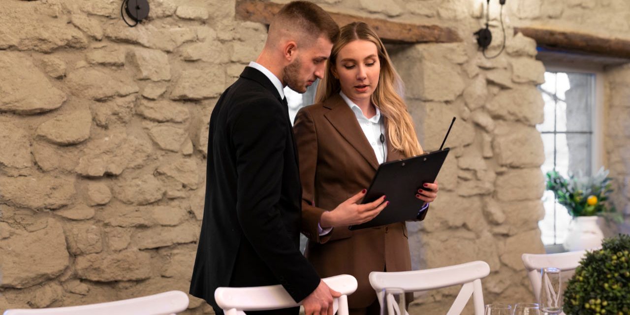 10 powodów, dla których warto zatrudnić konsultanta ślubnego